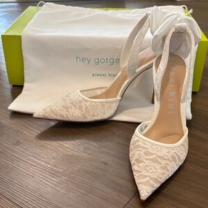 Gianni Bini Lace Bridal Heels w/ Rose Detail – White – NWT Wedding Pumps